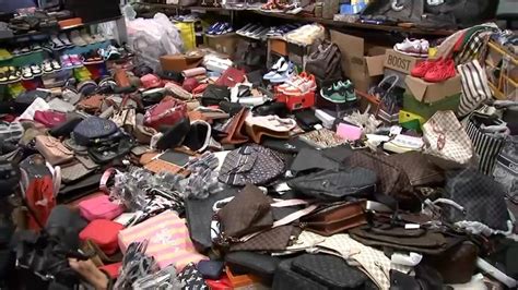 canal street fake clothes|Canal Street Counterfeiters Arrested in $2 Million NYPD Bust .